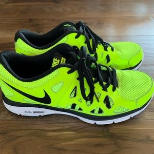 Nike Dual Fusion Run 2 Athletic Shoes